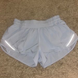 Blue linen Lululemon shorts size 6 2.5 inch